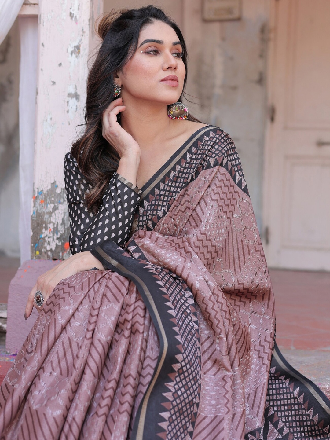

KALINI Ethnic Motifs Zari Silk Blend Block Print Saree, Pink