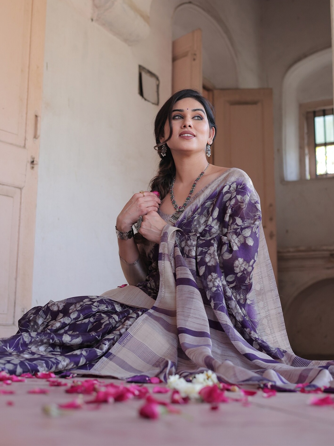 

KALINI Floral Zari Saree, Purple