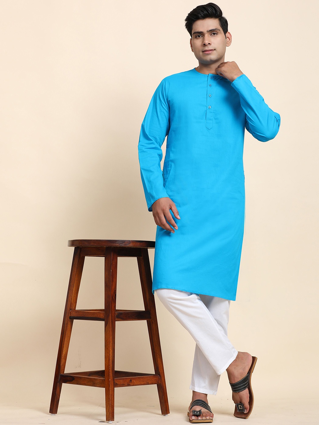 

Enciger Round Neck Long Sleeves Pure Cotton Kurta with Pyjamas, Turquoise blue