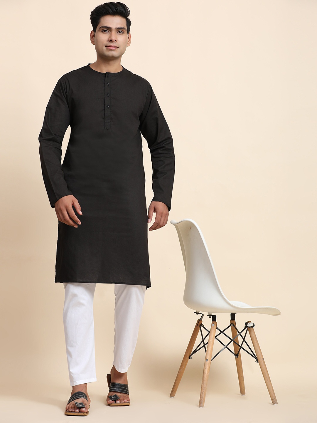 

Enciger Round Neck Long Sleeves Pure Cotton Kurta with Pyjamas, Black