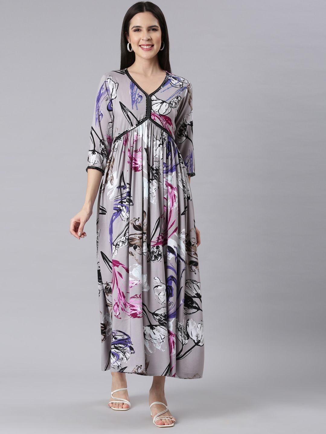 

Neerus V-Neck Print Maxi Dress, Grey