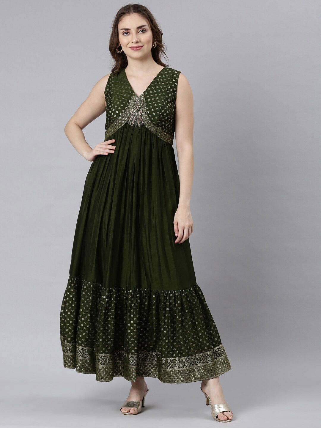 

Neerus Ethnic Motifs Print V-Neck Maxi Dress, Green