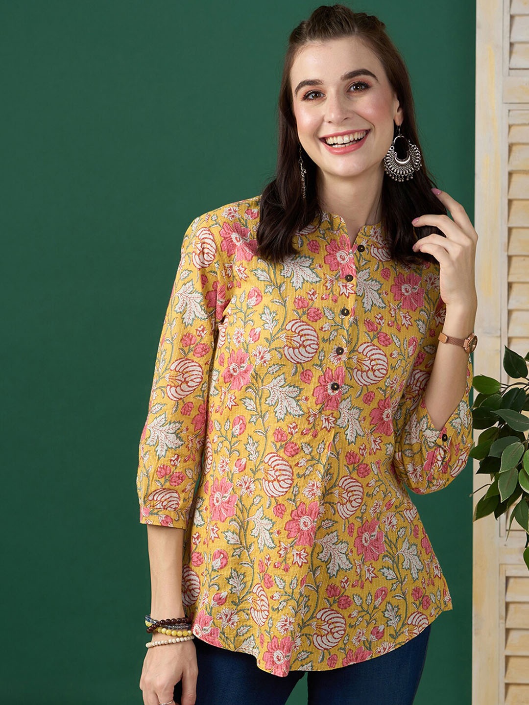 

ODETTE Women Floral Printed Flared Sleeves Kurta, Mustard