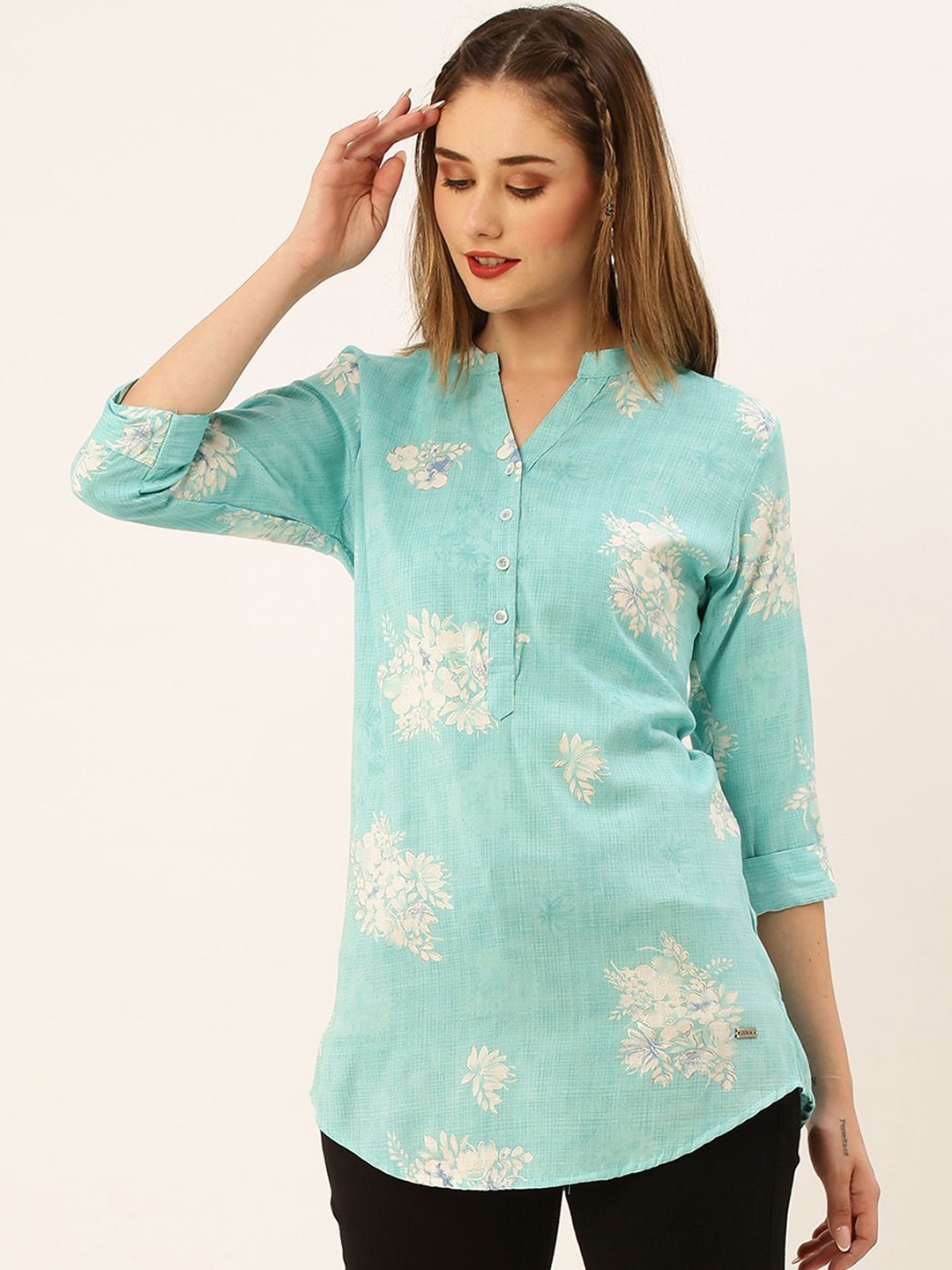 

ODETTE Women Floral Thread Work Kurta, Blue