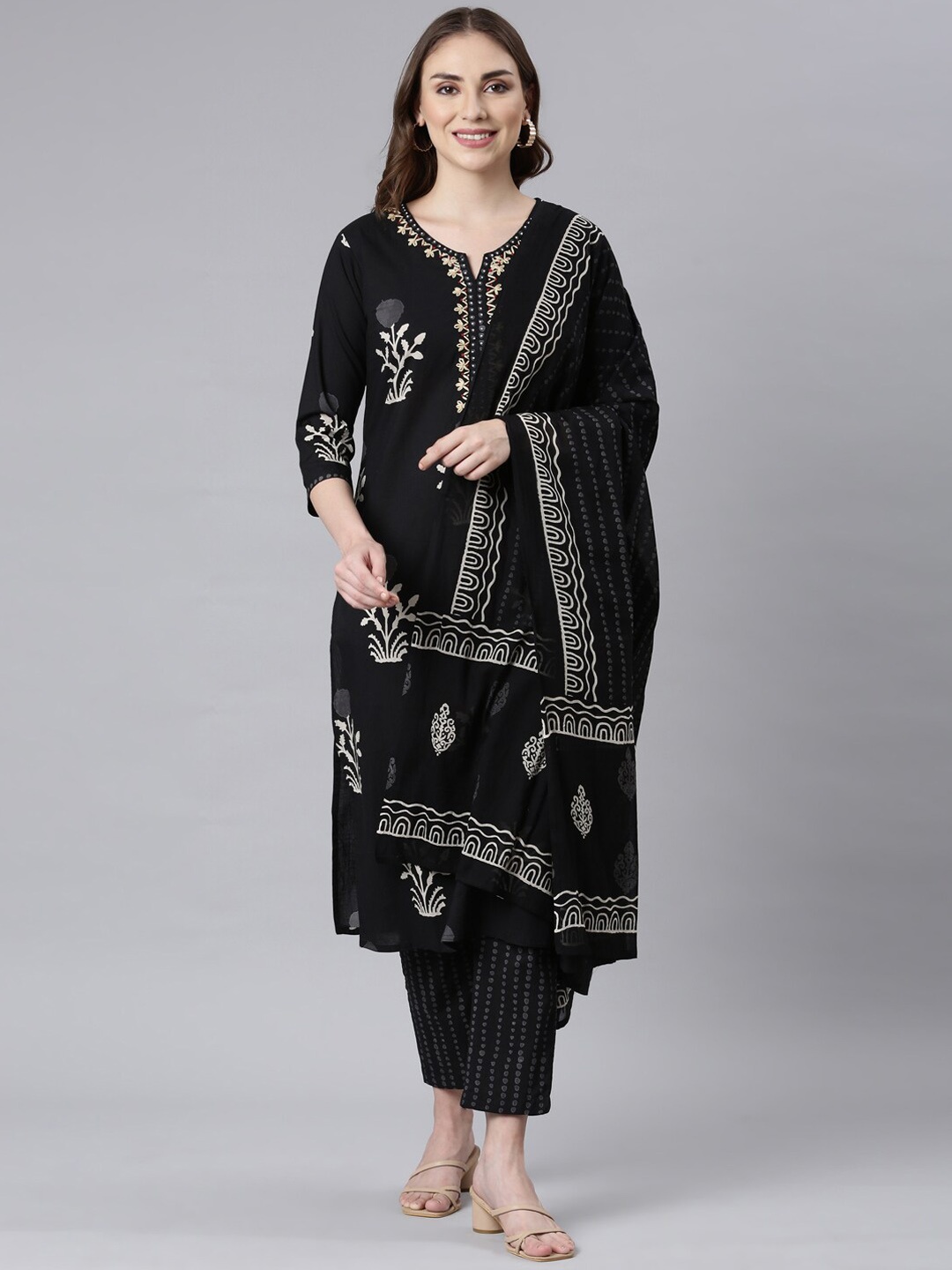 

Neerus Floral Printed Notch Neck Thread Work Straight Kurta With Trousers & Dupatta, Black