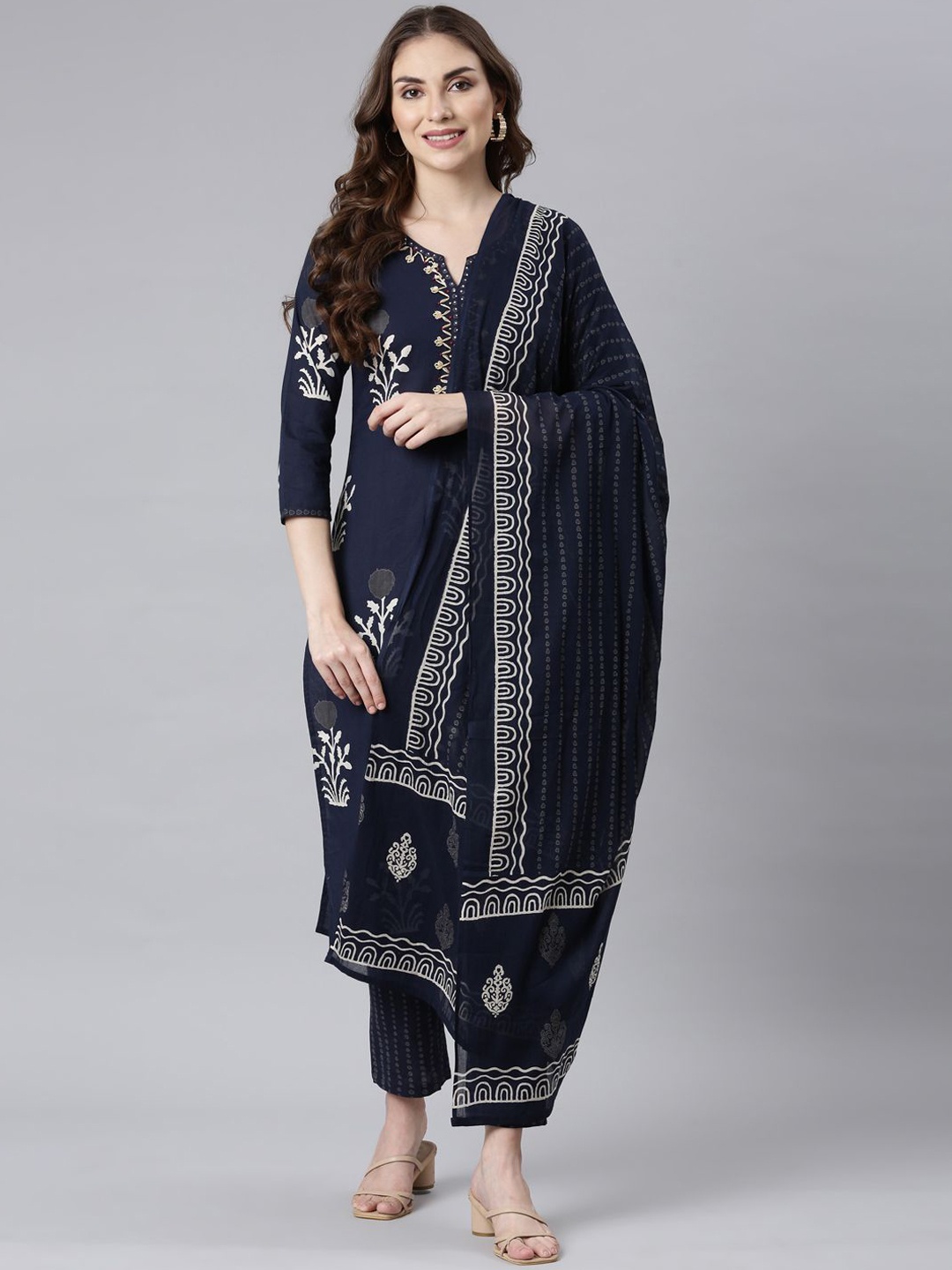 

Neerus Ethinic Motifs Printed Notch Neck Thread Work Kurta with Trousers & Dupatta, Navy blue