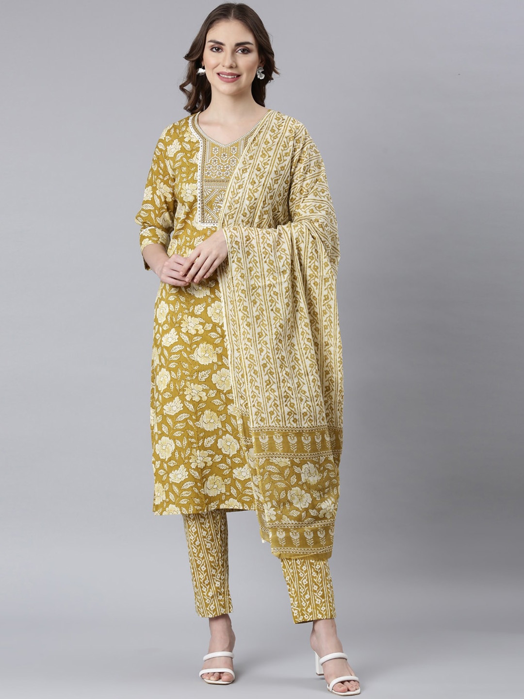 

Neerus Floral Printed V-Neck Straight Kurta With Trousers & Dupatta, Green