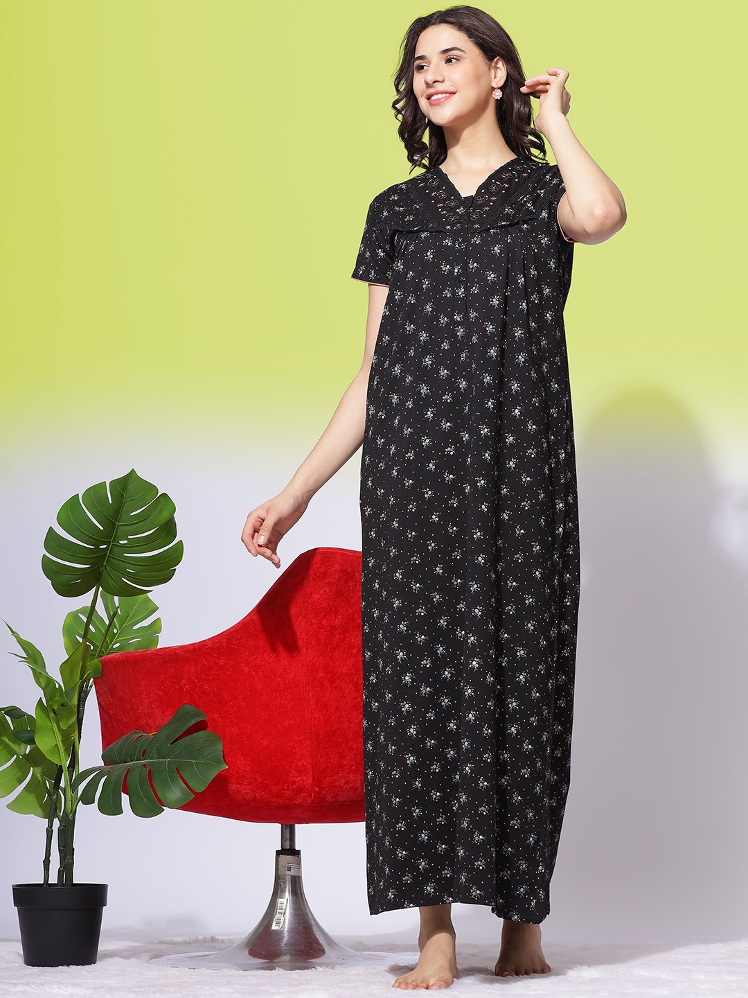 

9shines Label Printed Embroidery Pleated Maxi Nightdress, Black