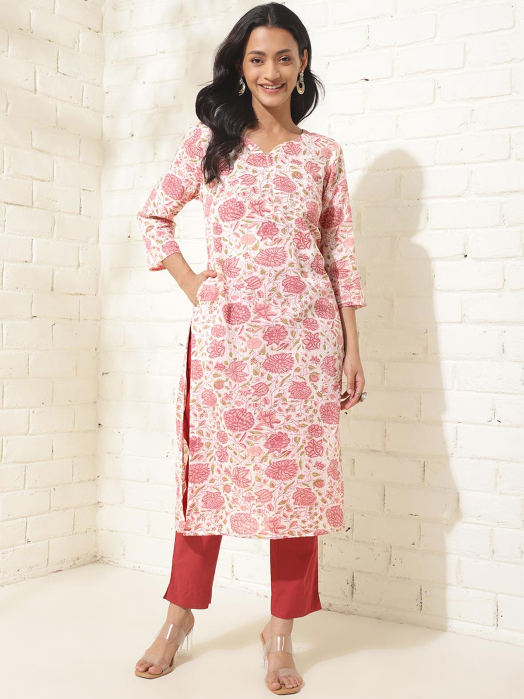 

Fabindia Floral Printed Round Neck Three-Quarter Sleeves Cotton Kurta, Pink