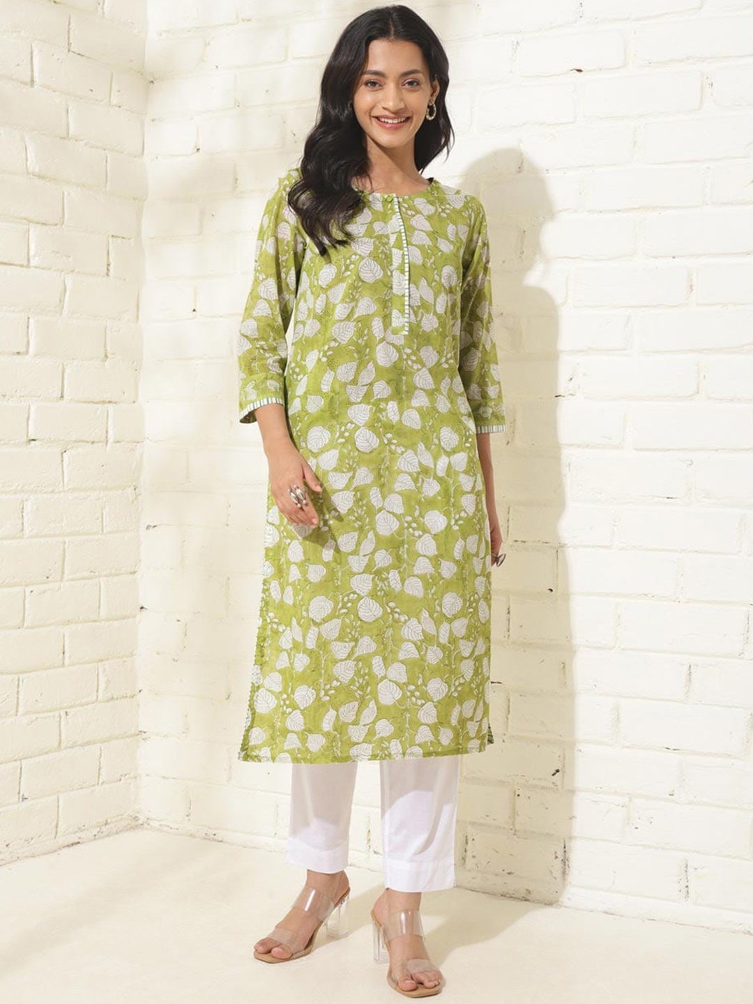 

Fabindia Floral Printed Round Neck Cotton Straight Kurta, Green