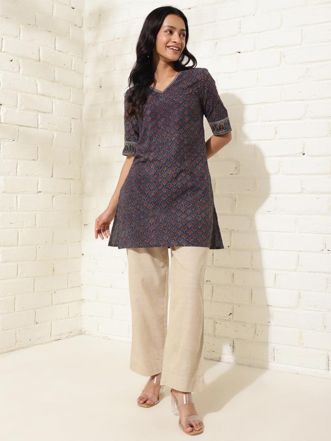 

Fabindia Women Ethnic Motifs Printed V-Neck Pure Cotton Kurti, Blue