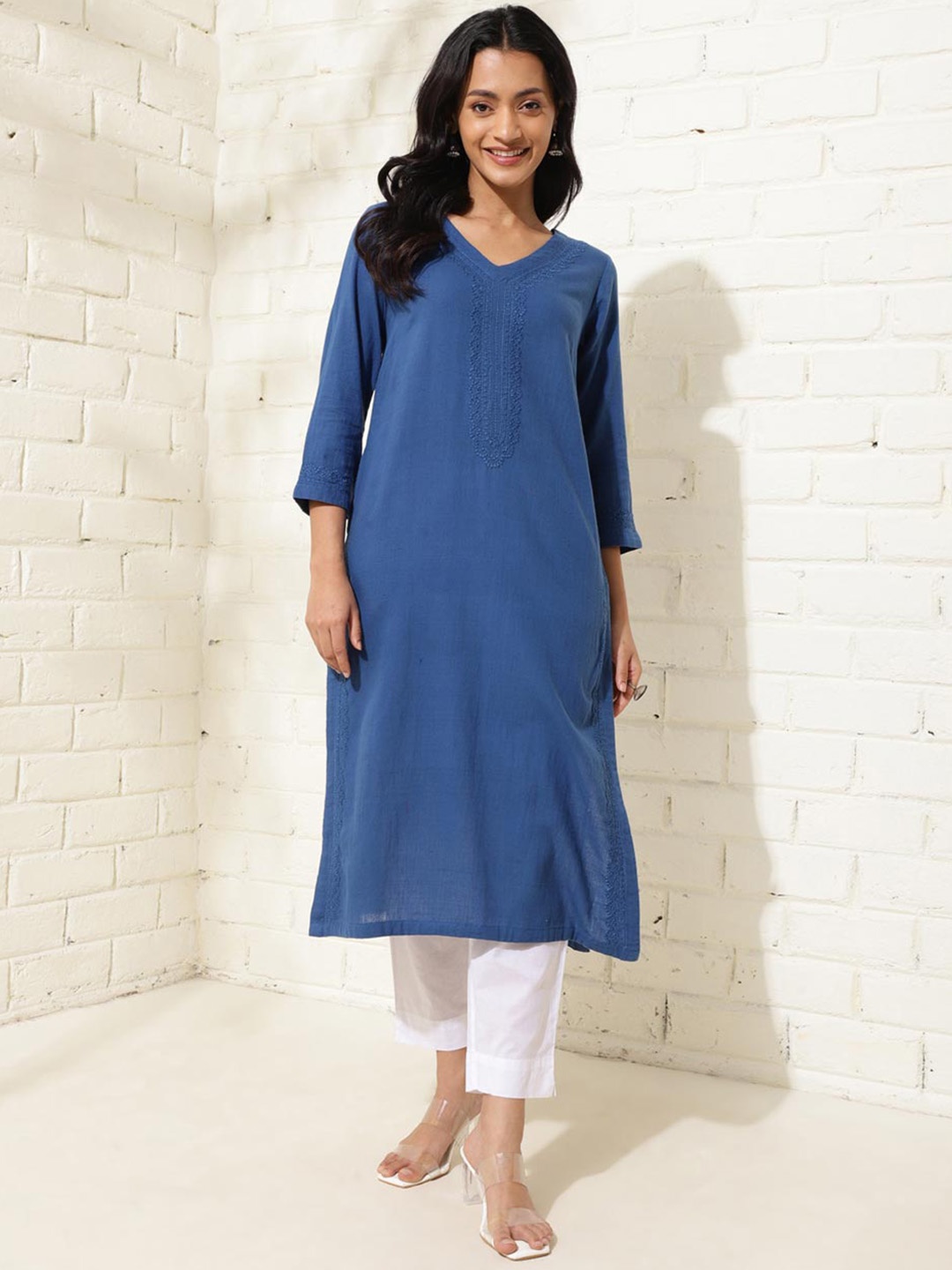 

Fabindia V-Neck Three-Quarter Sleeves Cotton Kurta, Blue