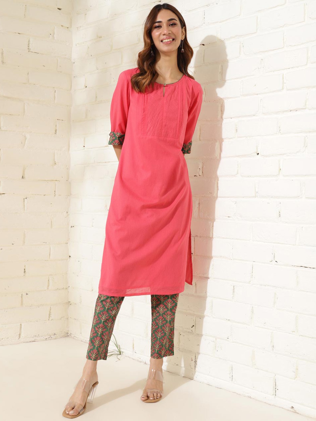 

Fabindia Floral Printed Round Neck Pure Cotton Kurta with Trousers, Pink