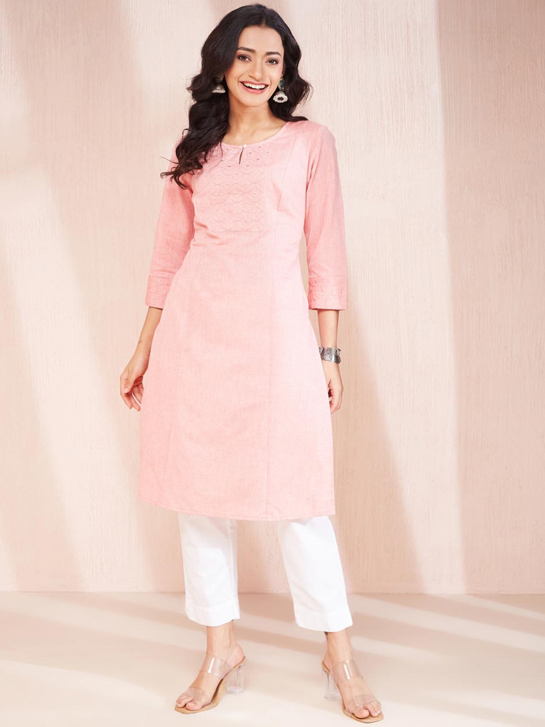 

Fabindia Women Embroidered Keyhole Neck Chikankari Kurta, Pink