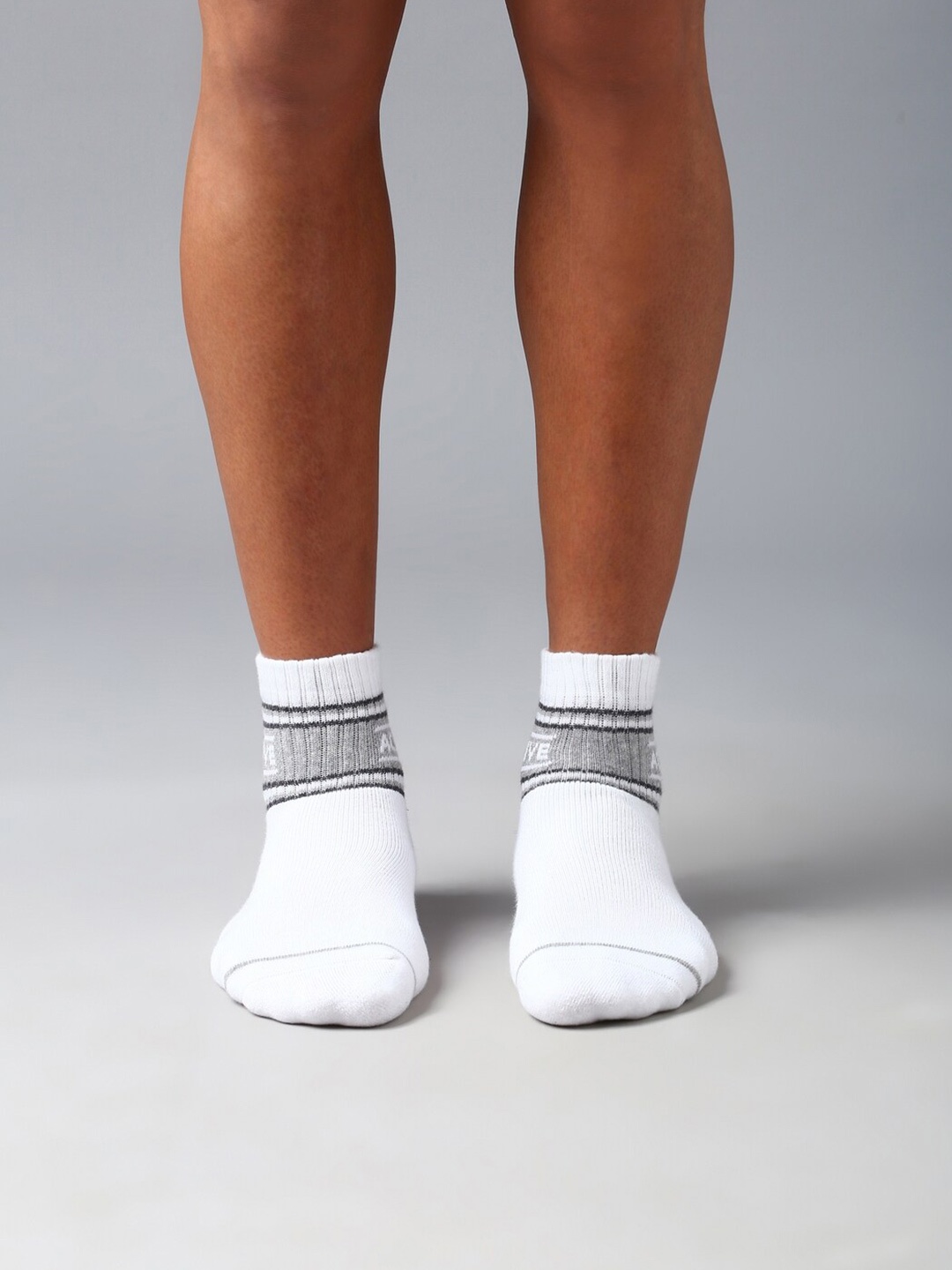 

Van Heusen Patterned Ankle-Length Socks, White
