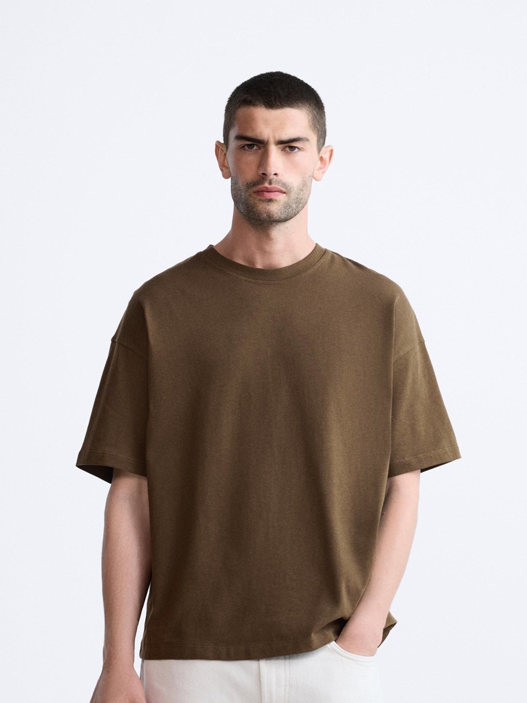 

MISCHIEF MONKEY Men Oversized Drop-Shoulder Sleeves Solid T-shirt, Khaki