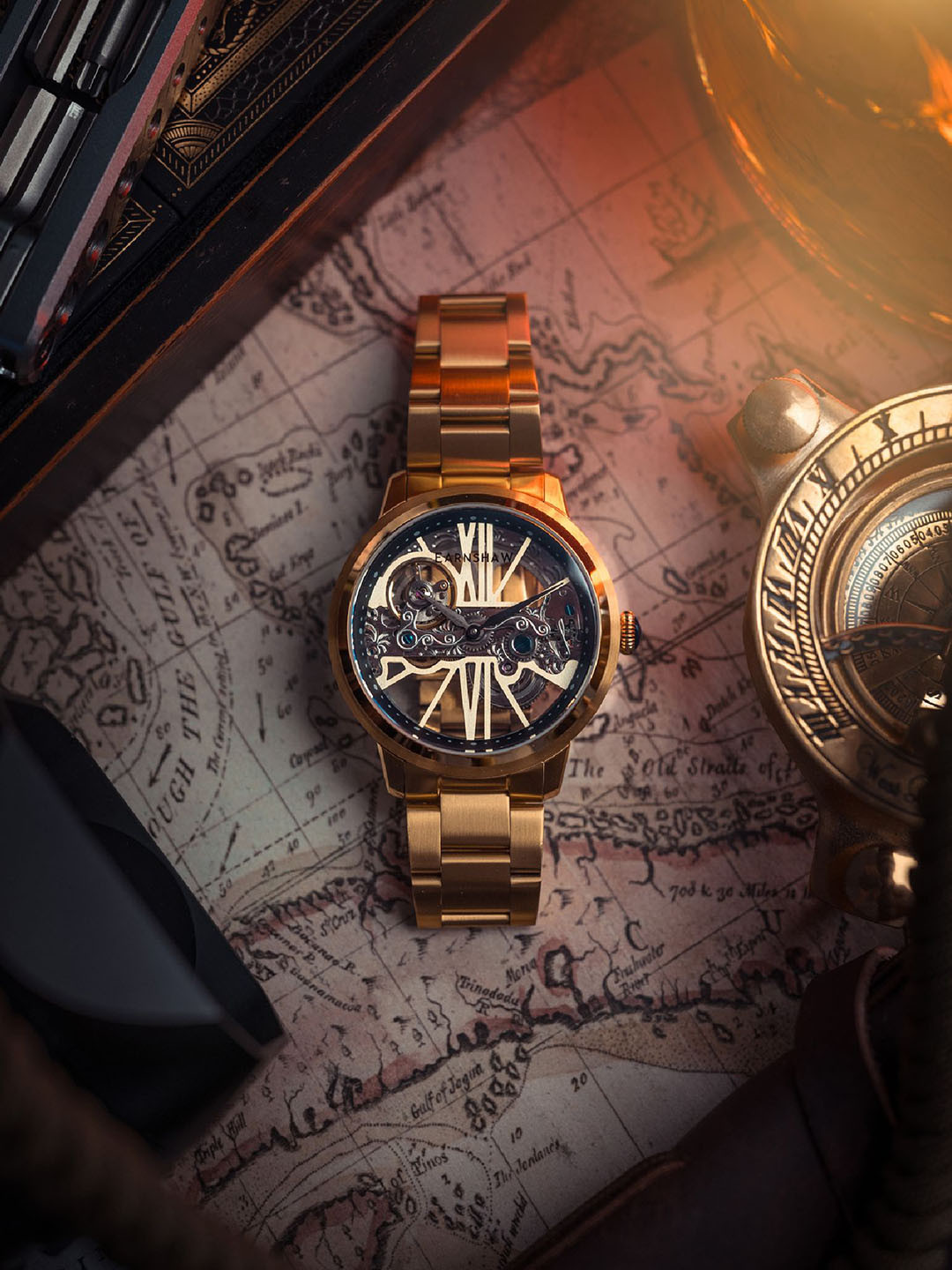 

EARNSHAW Men Embellished Dial & Stainless Steel Analogue Automatic Motion Watch ES-8287-33, Gold