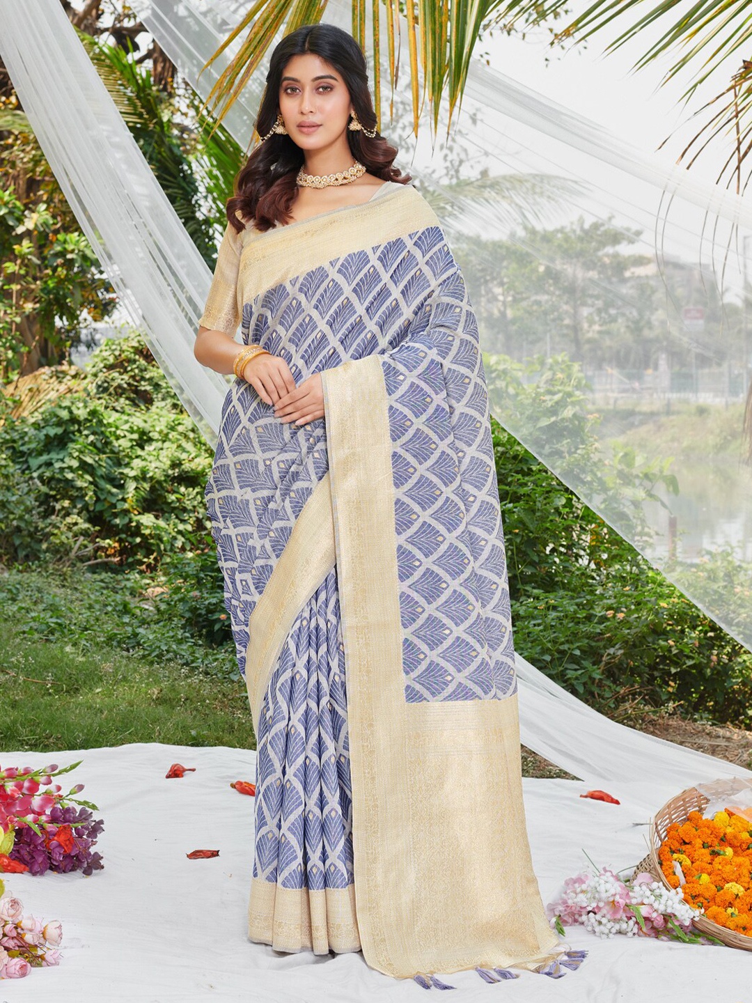 

Mitera Woven Design Zari Saree, Navy blue