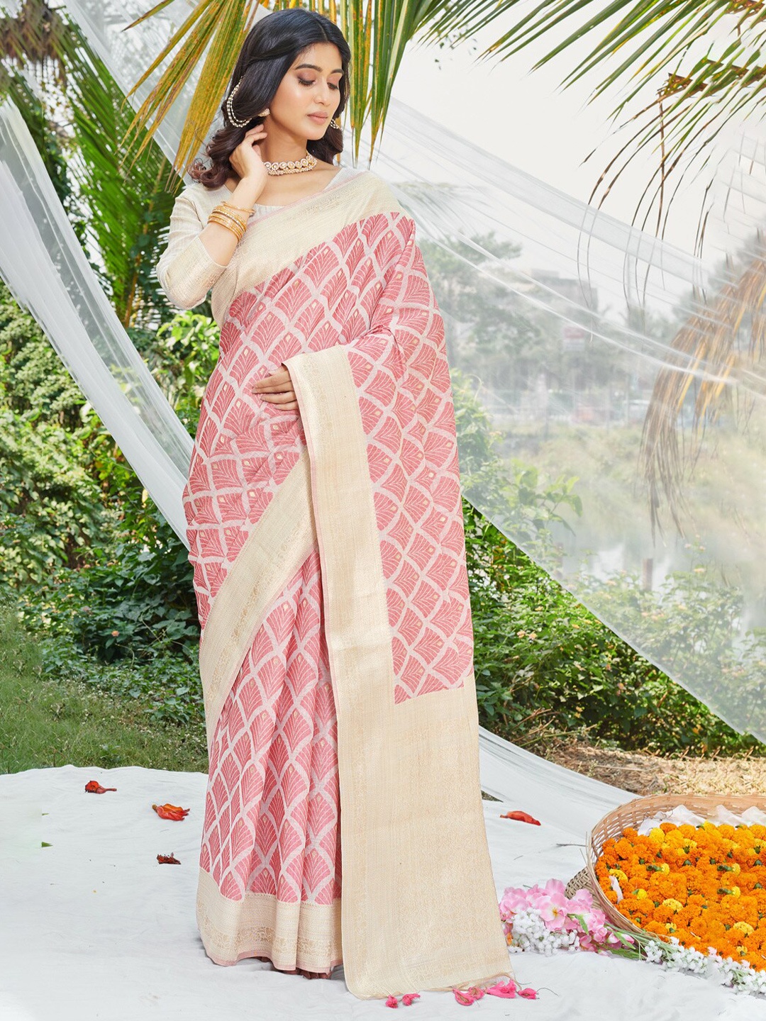 

Mitera Woven Design Zari Saree, Red