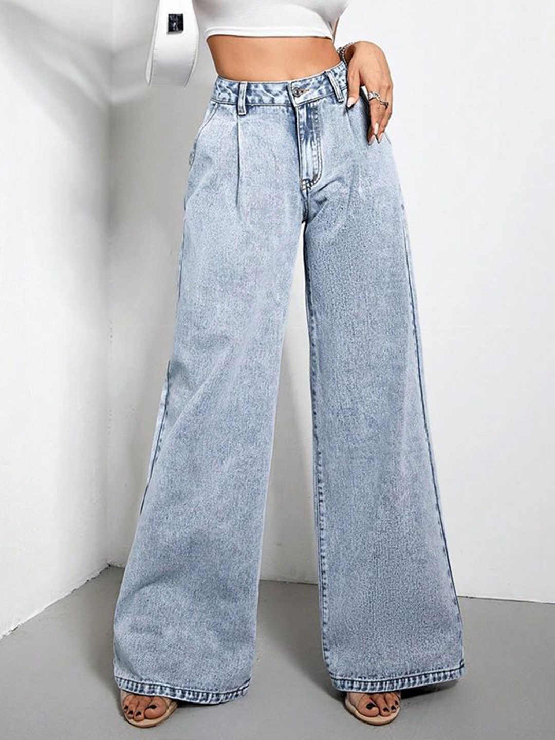 

StyleCast x Revolte Women Straight Fit Cotton High-Rise Jeans, Blue