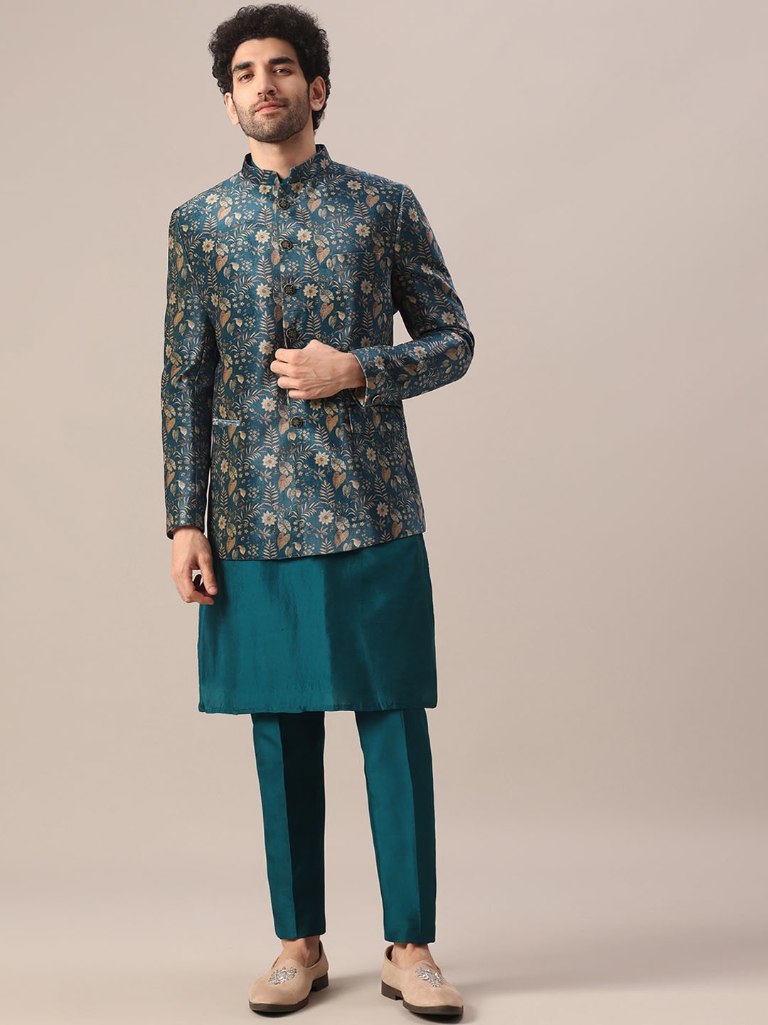 

KALKI Fashion Men Ethnic Motifs Printed Regular Velvet Kurta with Trousers, Green