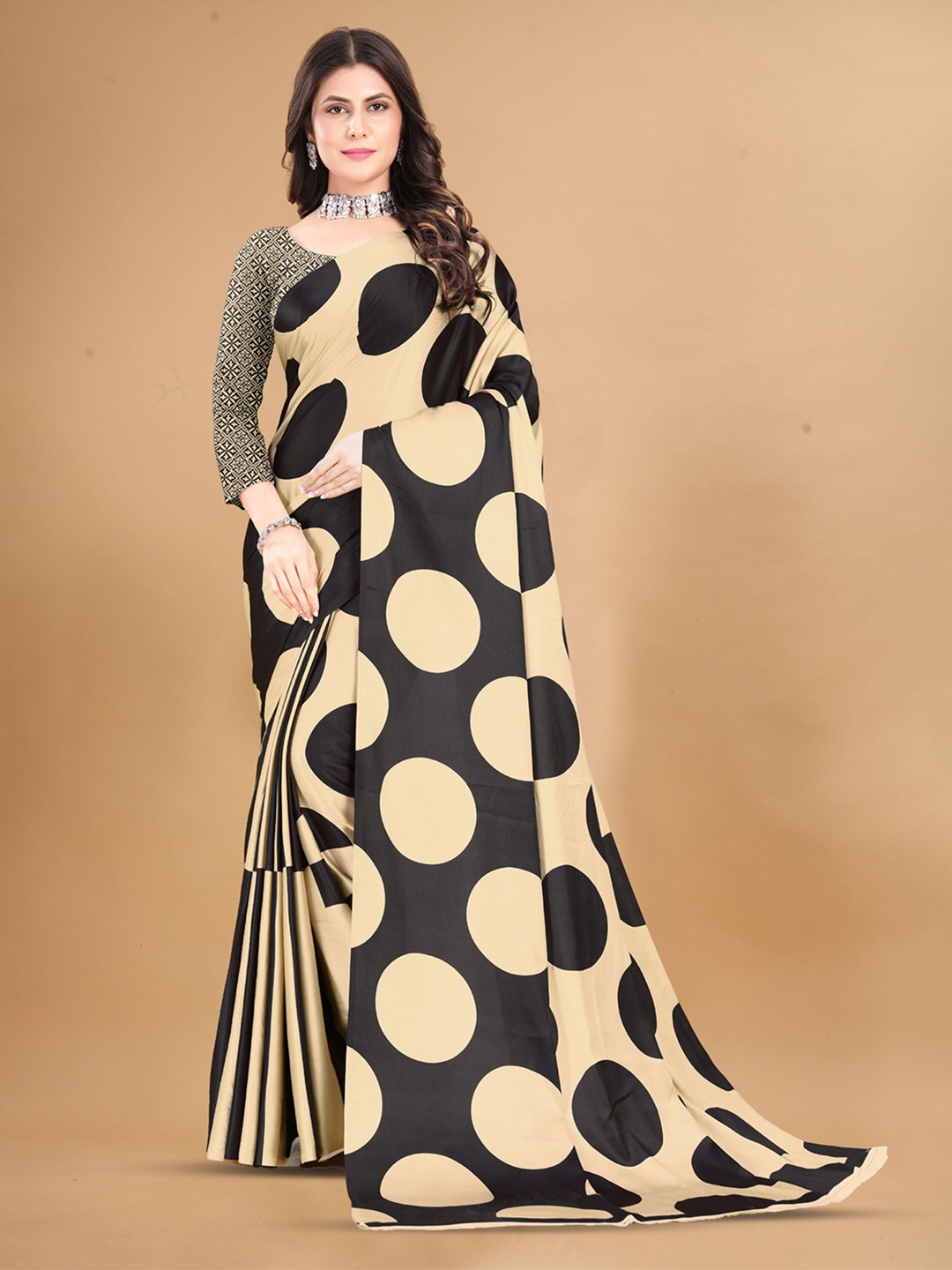 

Mitera Women Polka Dot Pure Linen Saree, Black