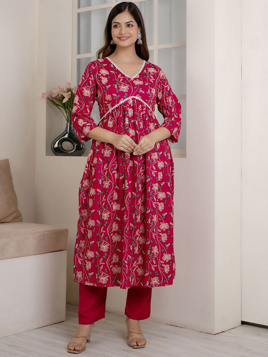 

Veshviti Floral Printed V-Neck Empire Kurta with Trousers, Pink