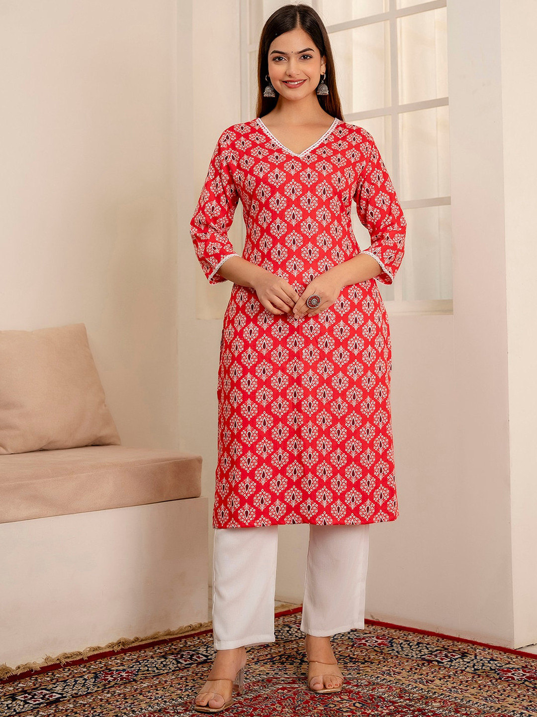 

Veshviti Women Floral Printed Regular Liva Kurta with Trousers, Pink
