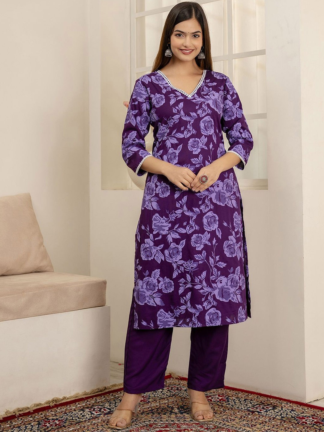 

Veshviti Floral Printed V-Neck Kurta with Trousers, Purple