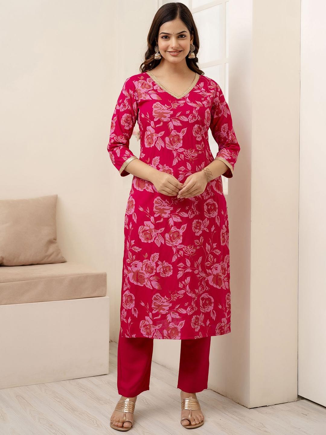 

Veshviti Floral Printed V-Neck Gotta Patti Kurta with Trousers, Pink