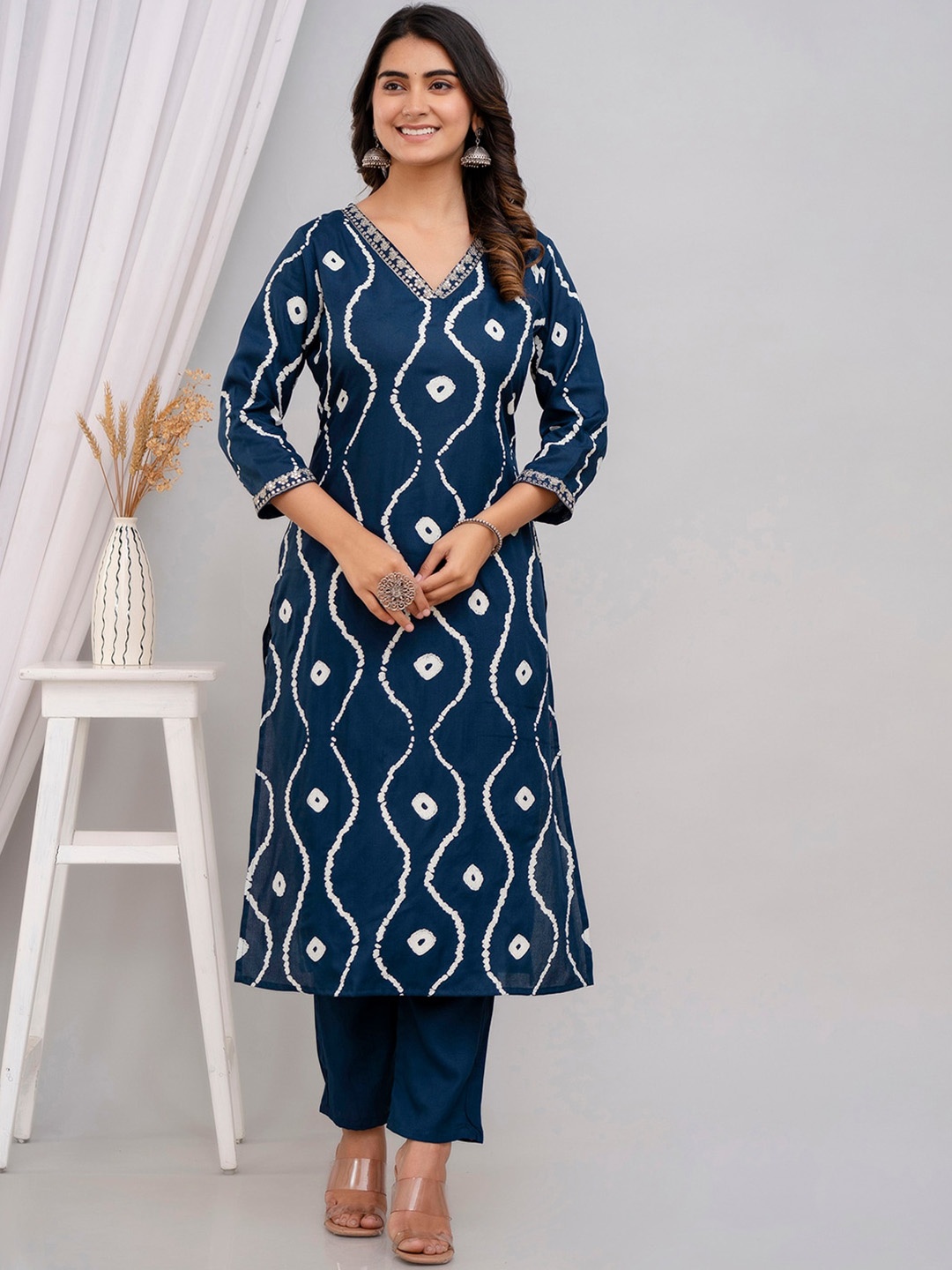 

Veshviti Abstract Printed V-Neck Embroidered Sequinned Kurta with Trousers, Teal