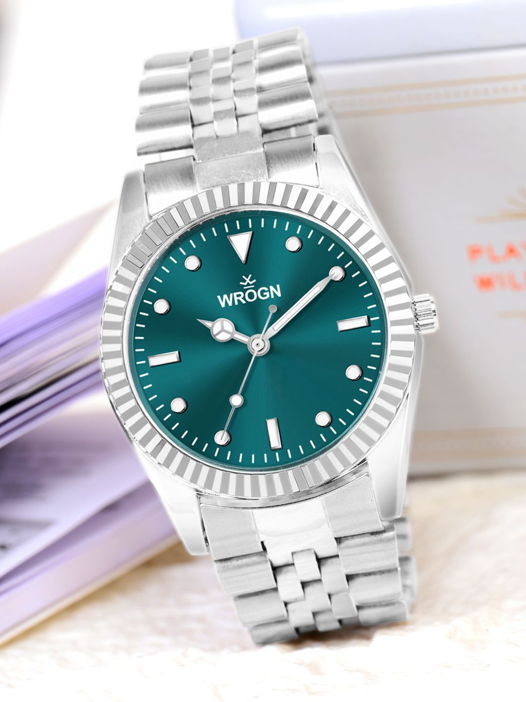 

WROGN Men Dial & Stainless Steel Bracelet Style Straps Analogue Watch HOBWRG0470, Green