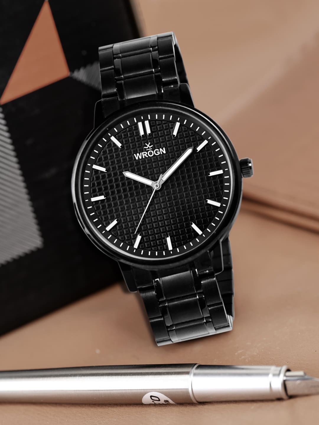 

WROGN Men Dial & Stainless Steel Bracelet Style Straps Analogue Watch HOBWRG0474, Black