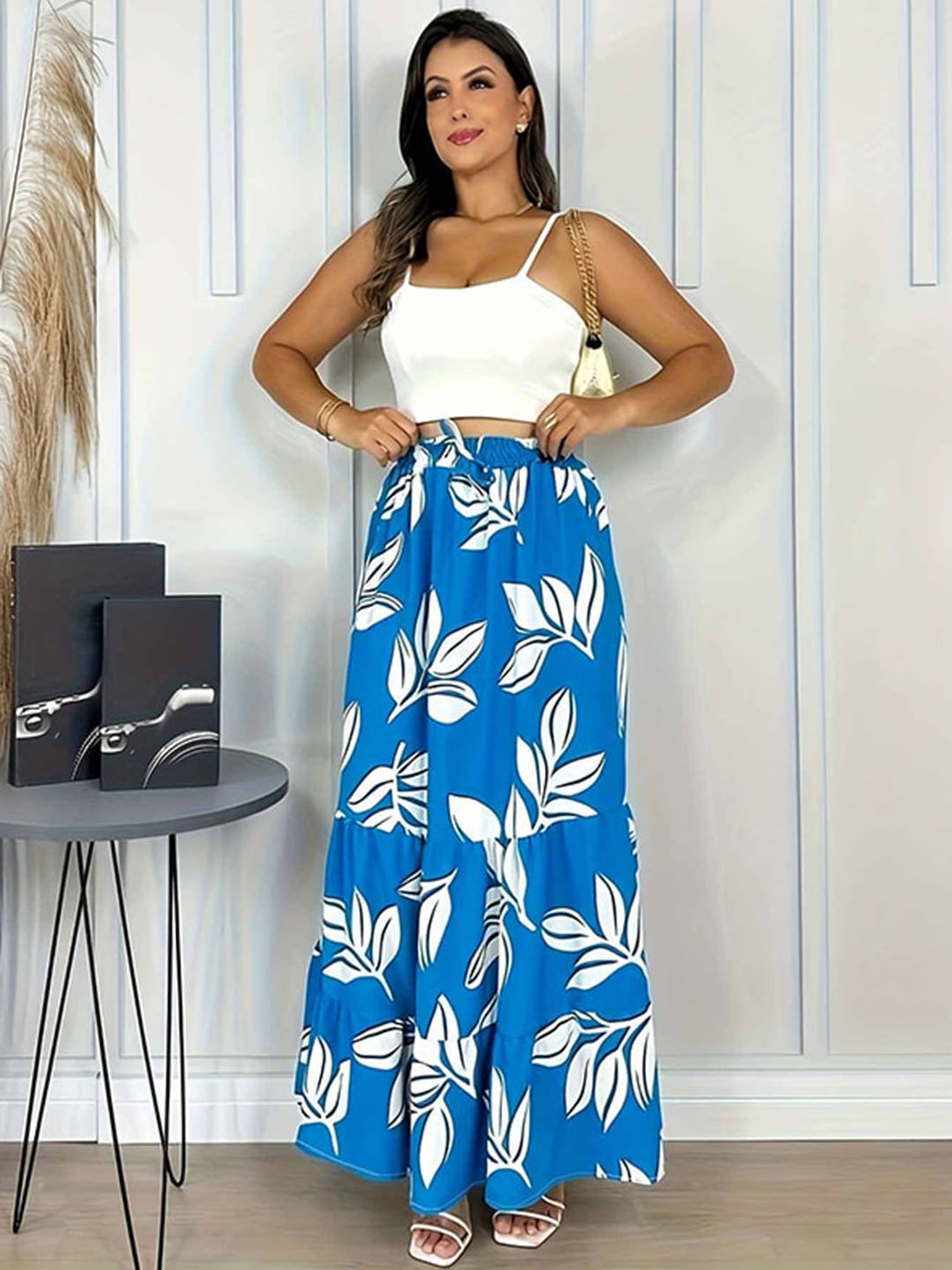 

StyleCast x Revolte Blue & White Leaf Print A-Line Maxi Skirt