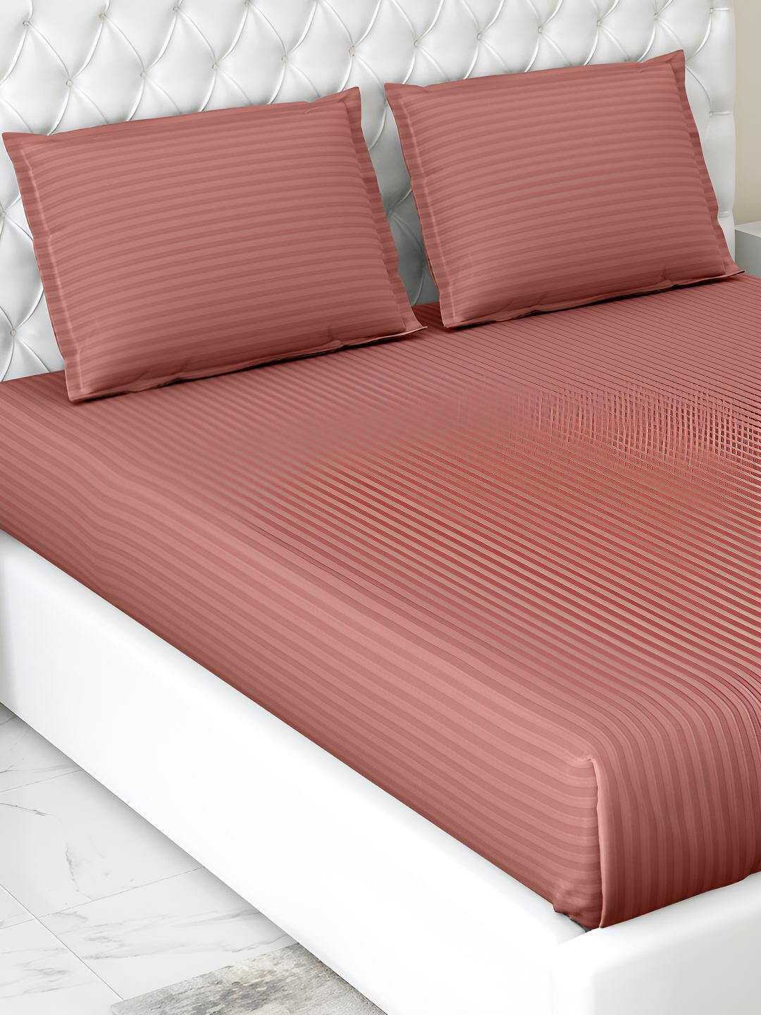 

haus & kinder Peach-Coloured Striped Cotton 210 TC King Bedsheet with 2 Pillow Covers
