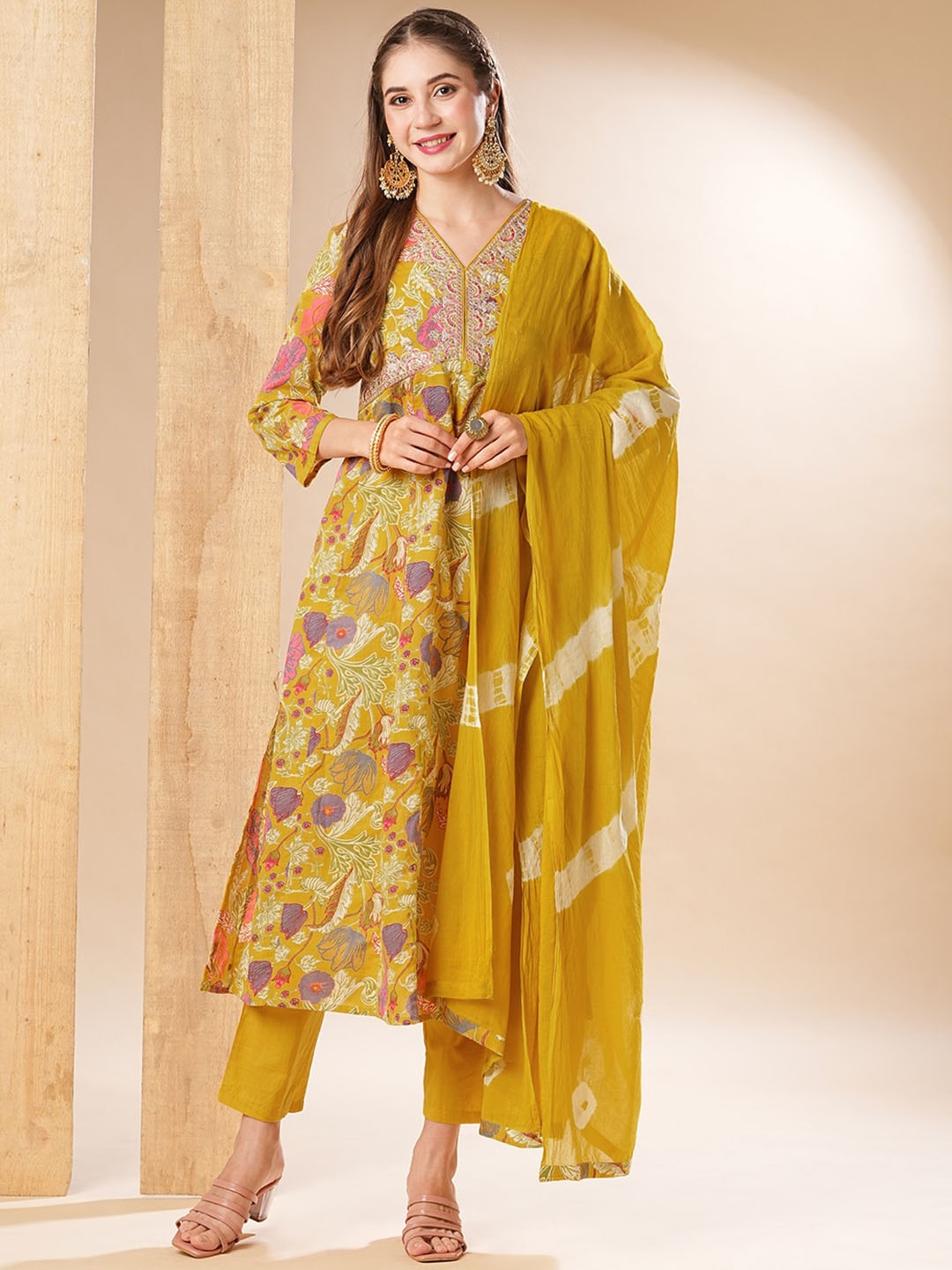 

FASHOR Floral Printed Panelled Pure Cotton Straight Kurta with Palazzos & Dupatta, Yellow