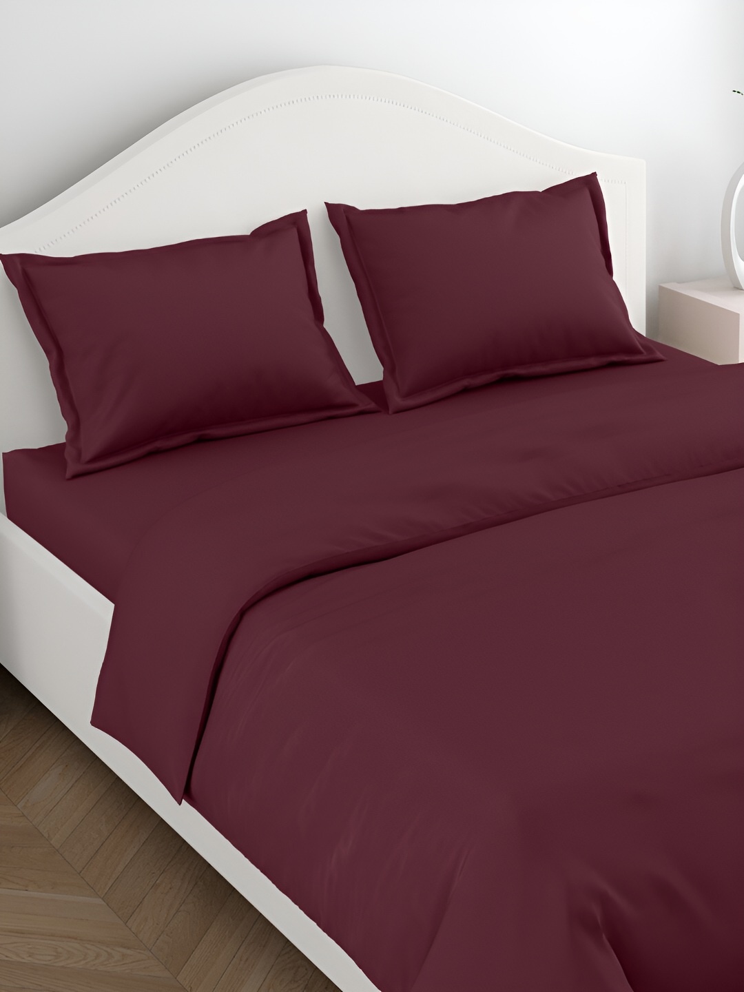 

haus & kinder Burgundy Cotton 300 TC Queen Bedsheet with 2 Pillow Covers