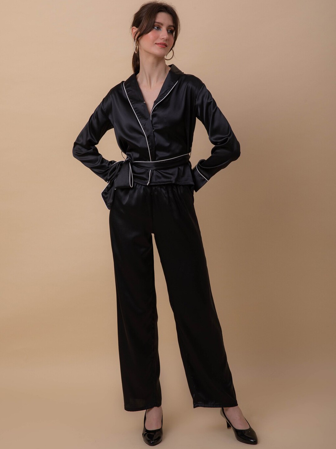 

Ezme Studio Women Colourblocked Night suit, Black
