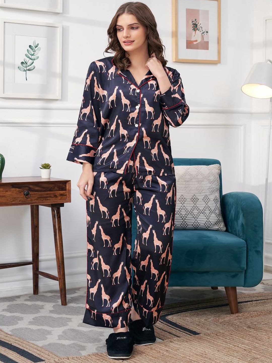 

Ezme Studio Women Satin Printed Night suit, Black