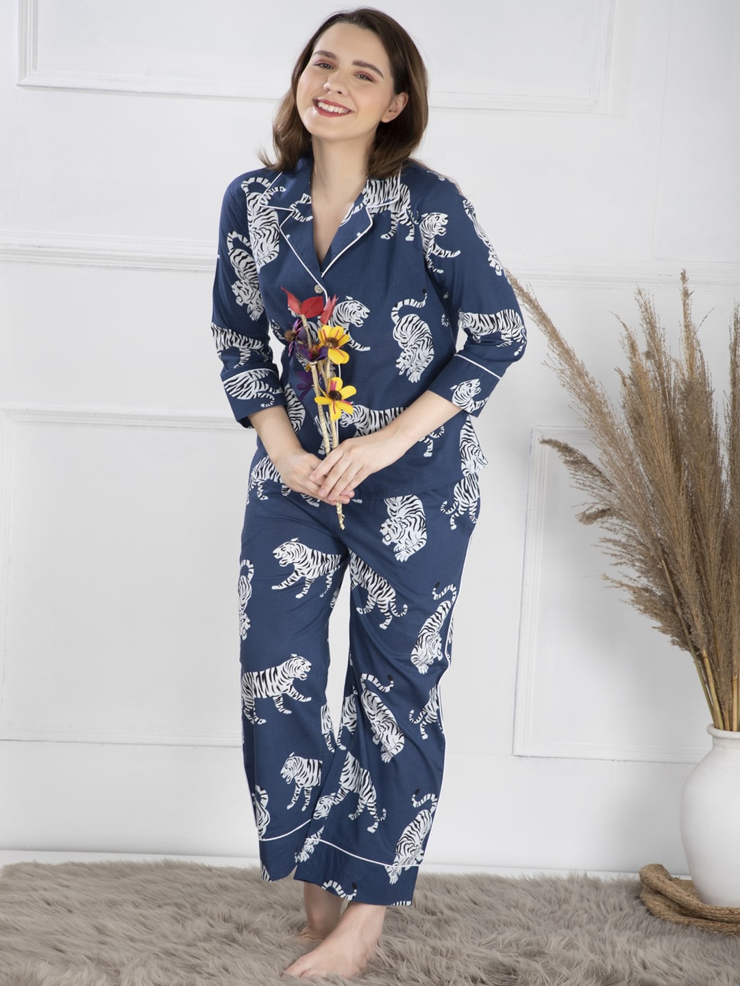 

Ezme Studio Women Pure Cotton Printed Night suit, Blue