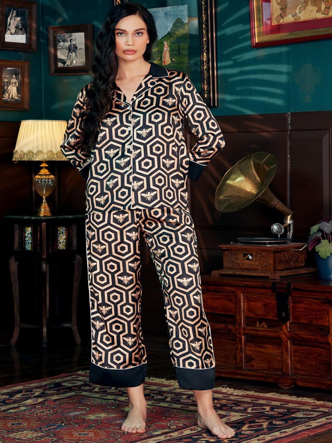 

Ezme Studio Women Printed Night suit, Black