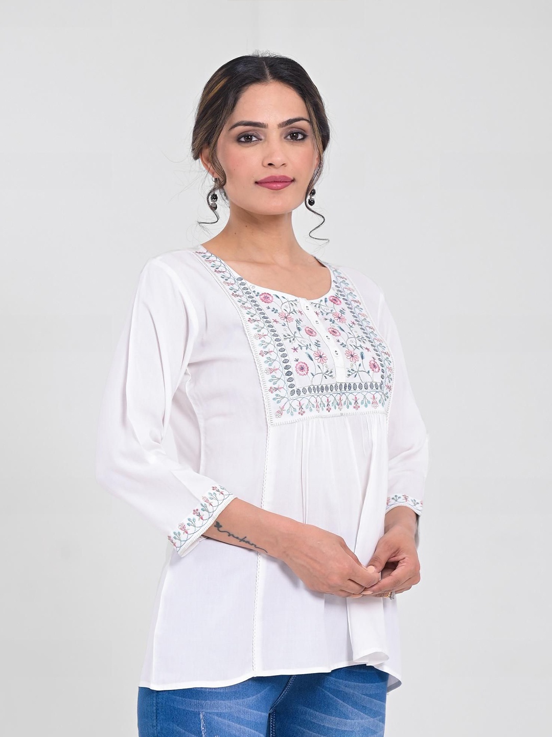 

Anouk Embroidered Round Neck Floral Print Ethnic Top, White