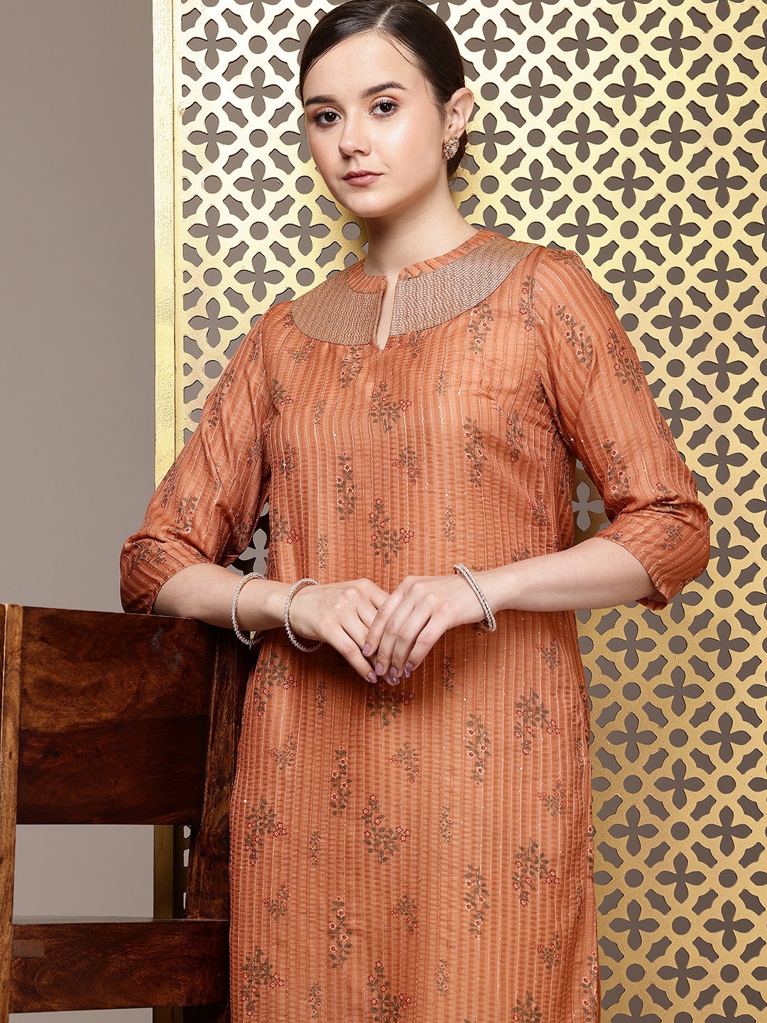 

House of Pataudi Floral Printed Sequinned Jashn Kurta, Brown