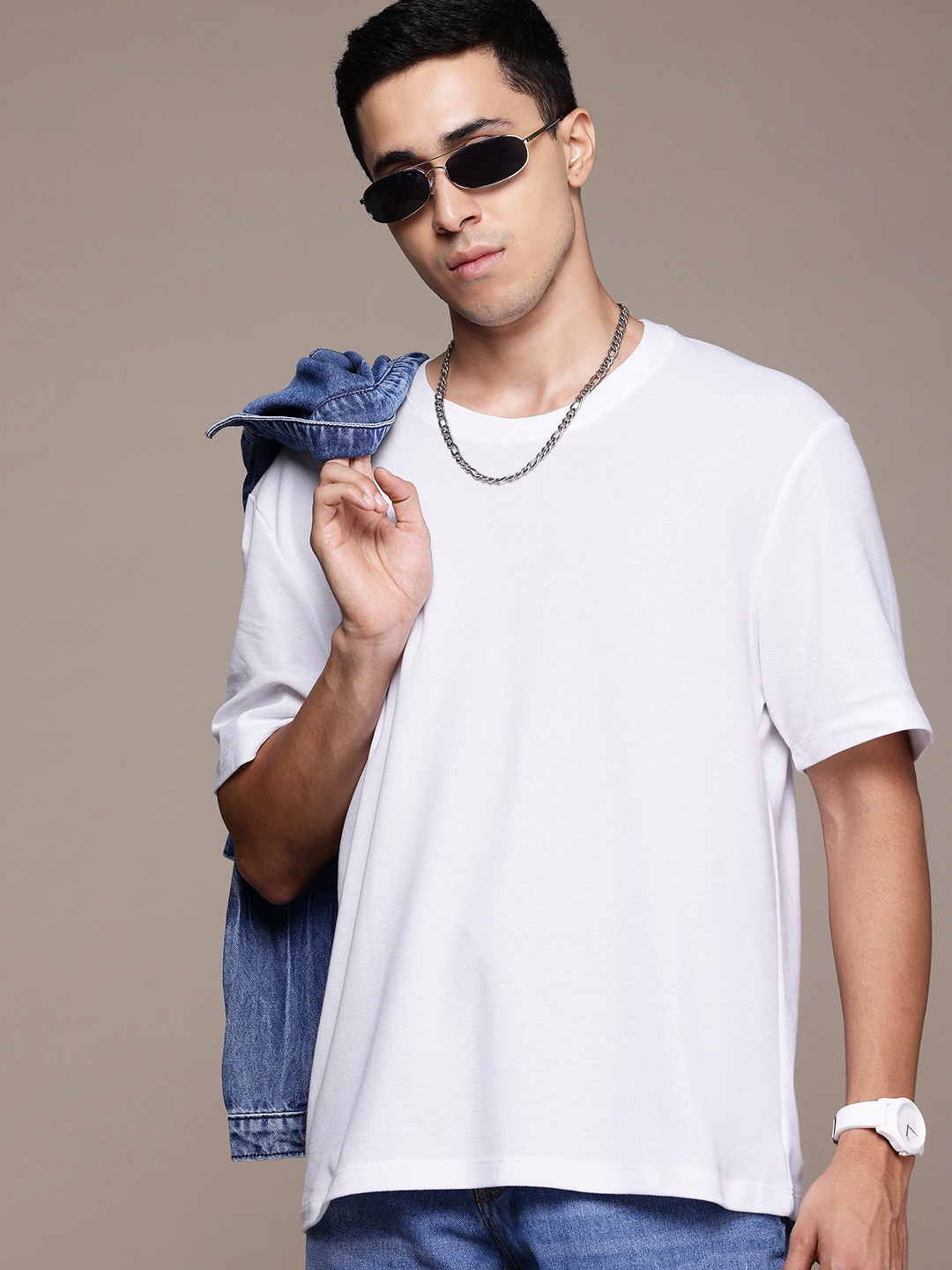 

The Roadster Lifestyle Co. Drop-Shoulder Sleeves T-shirt, White