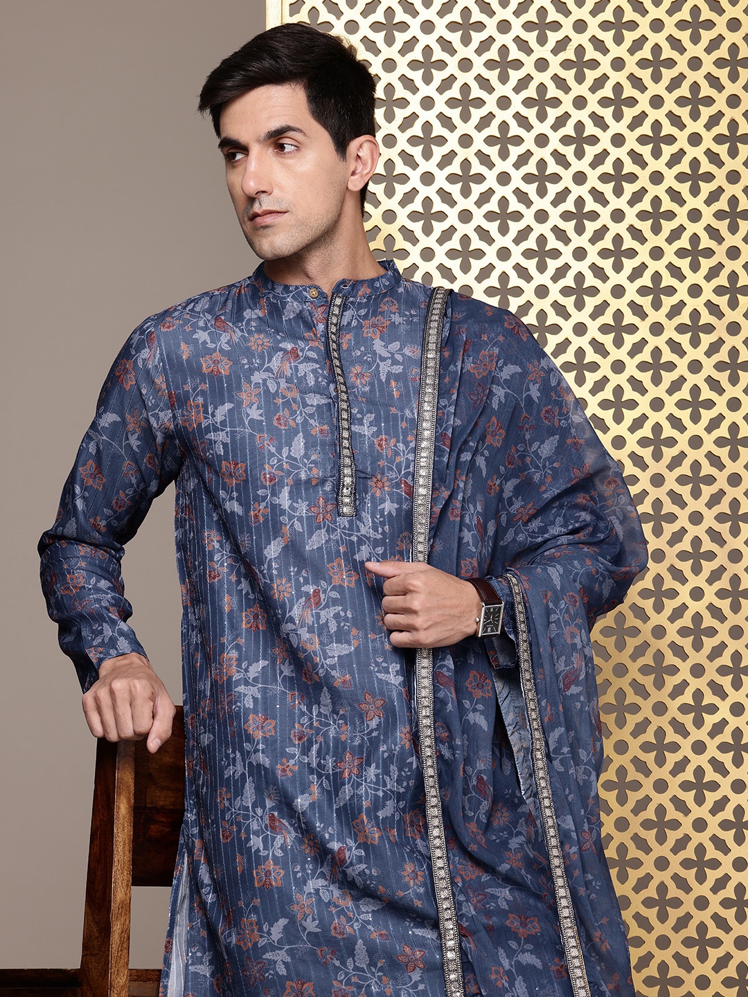 

House of Pataudi Floral Printed Sequinned Jashn Kurta with Churidar & With Dupatta, Blue