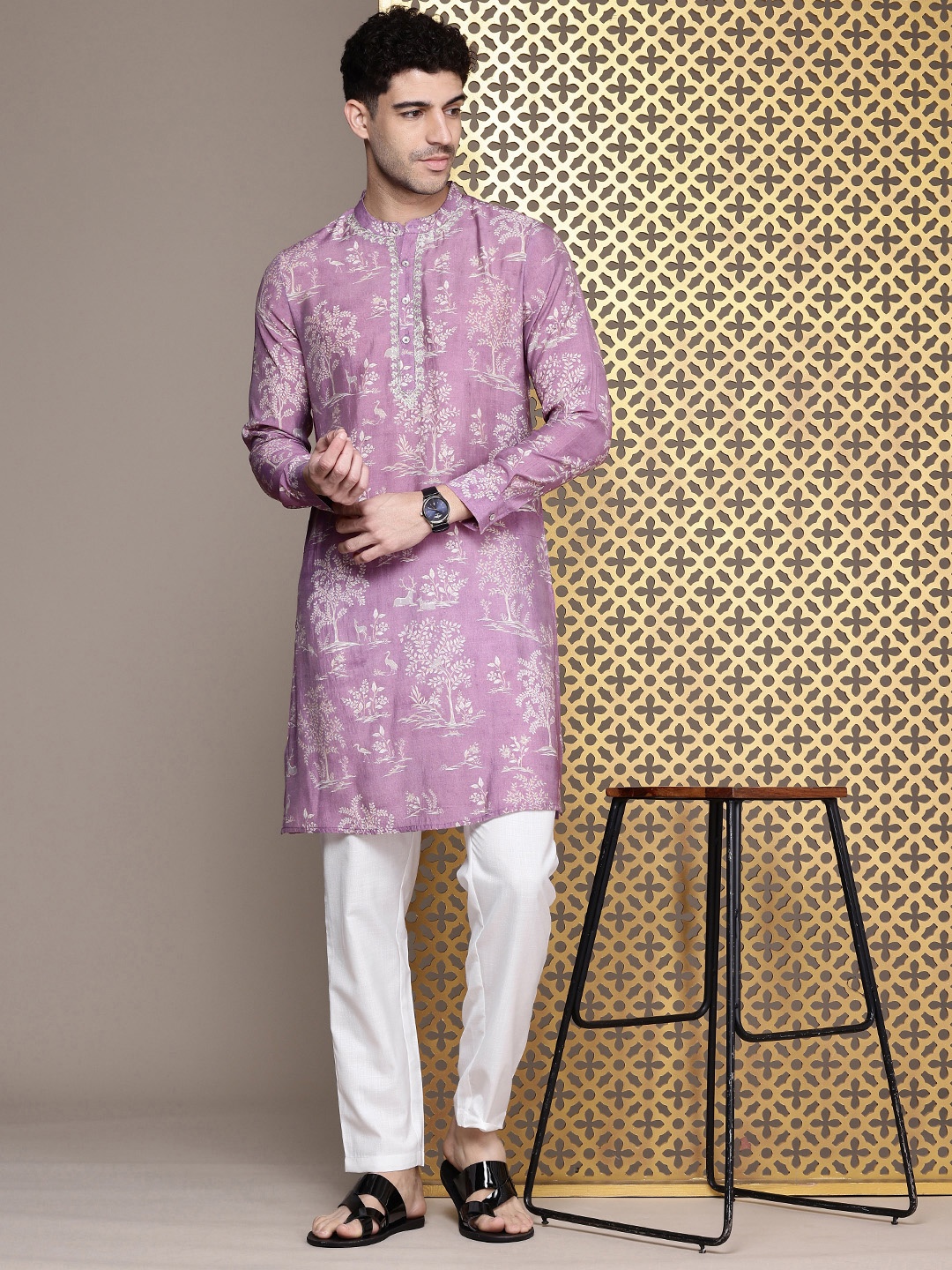 

House of Pataudi Floral Printed Zari Detailed Regular Jashn Kurta with Trousers, Lavender