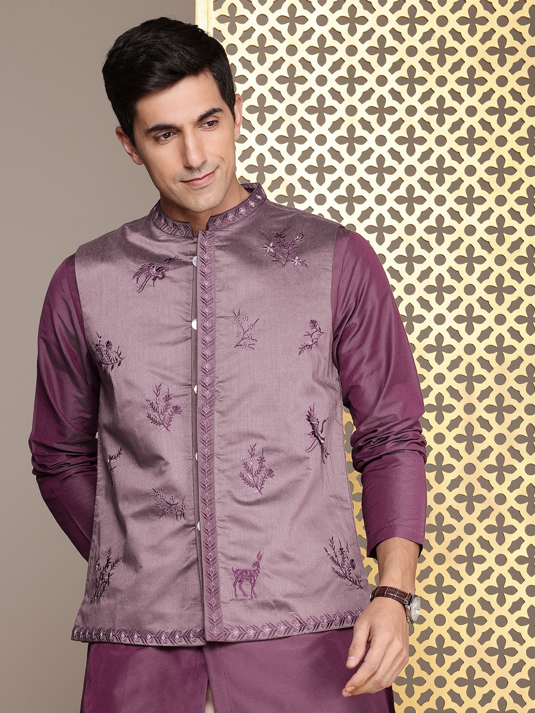 

House of Pataudi Regular Jashn Kurta With Trousers Comes With A Nehru Jacket, Purple