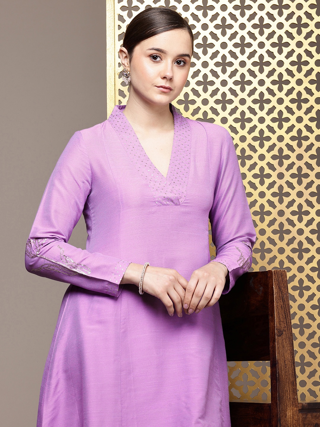 

House of Pataudi Regular Sequinned Detail Jashn Kurta with Trousers, Lavender