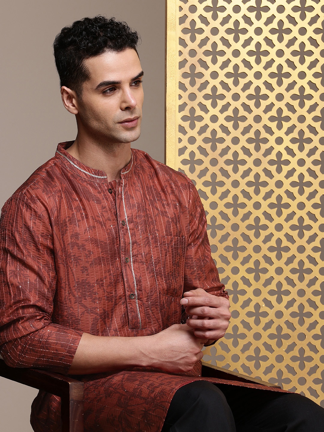 

House of Pataudi Jashn Floral Printed Sequinned Kurta, Rust