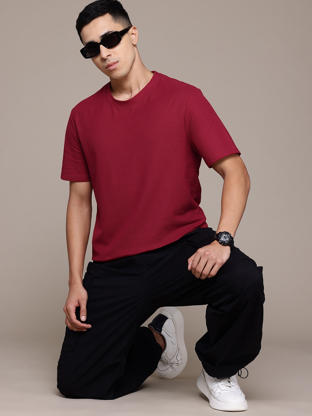 

The Roadster Lifestyle Co. Regular Fit Casual T-shirt, Maroon